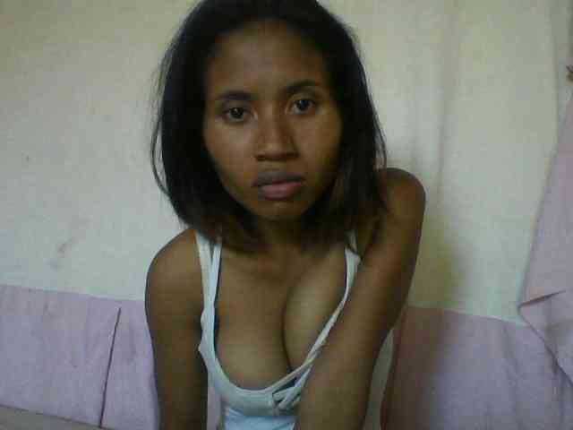 YoungNatie webcam