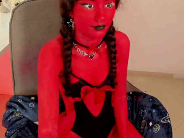 Alexa-Daddario webcam