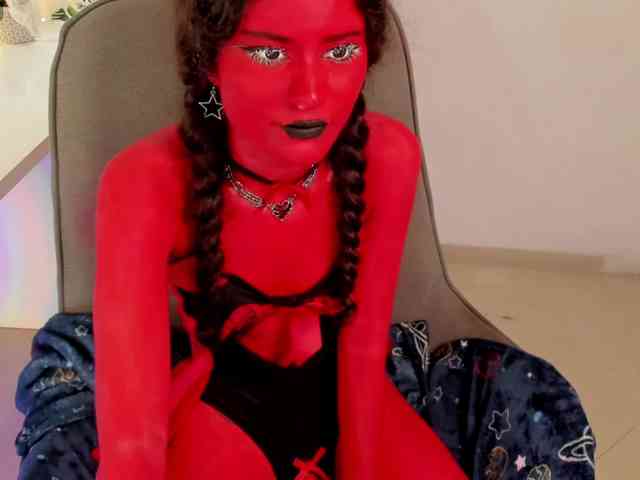 Alexa-Daddario webcam