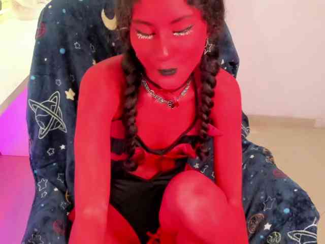 Alexa-Daddario webcam