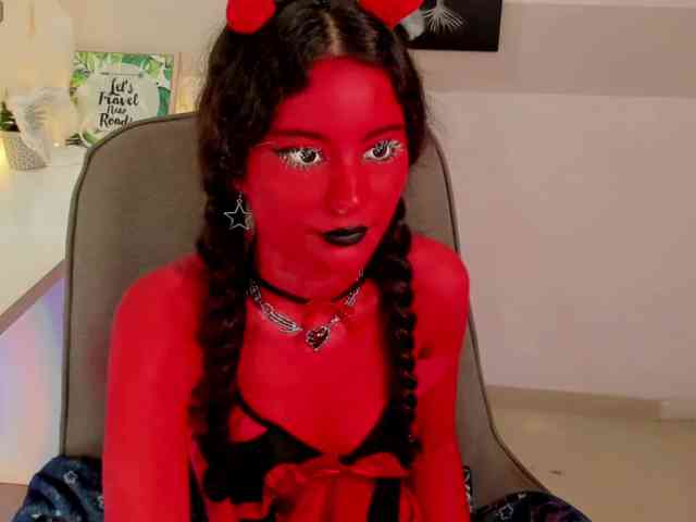 Alexa-Daddario webcam