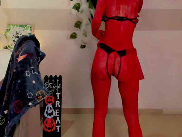 Alexa-Daddario webcam