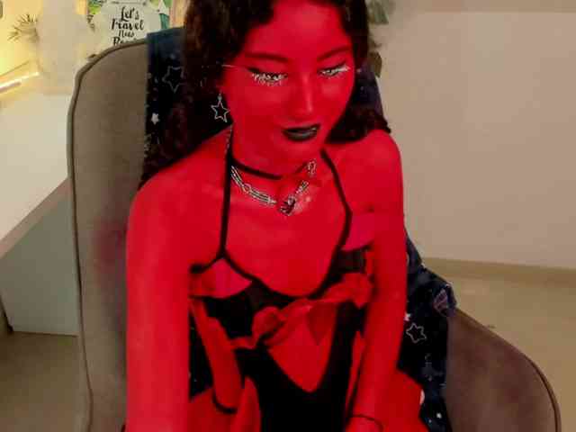 Alexa-Daddario webcam