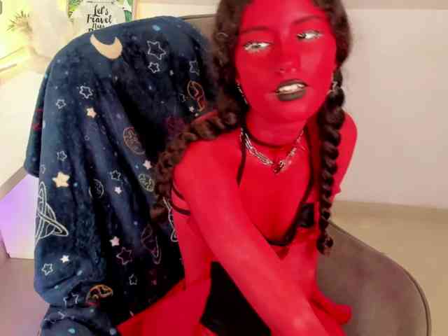 Alexa-Daddario webcam