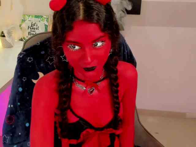 Alexa-Daddario webcam