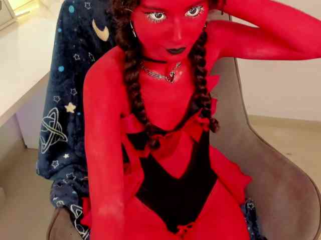 Alexa-Daddario webcam