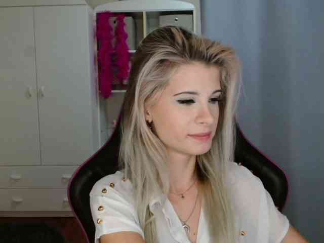 KristineNatural webcam