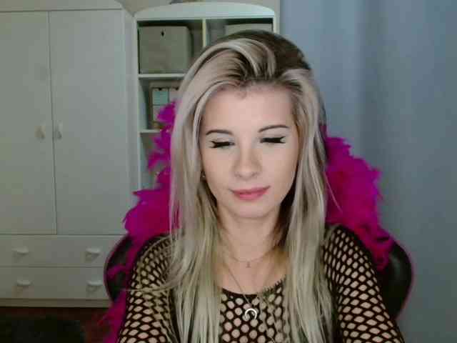 KristineNatural webcam