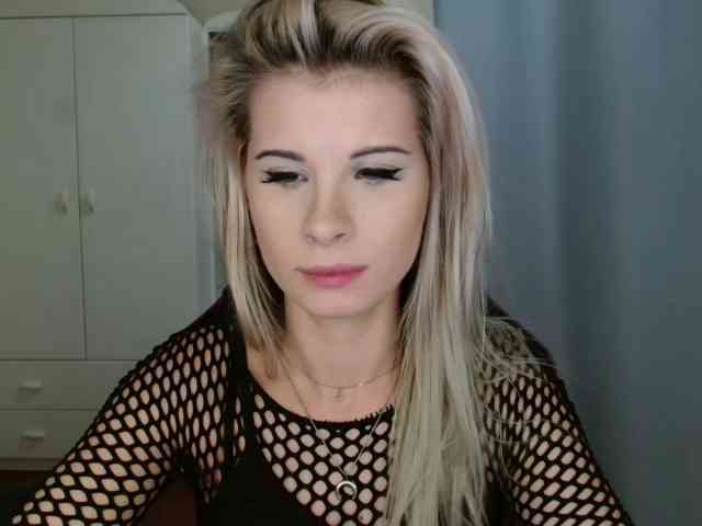 KristineNatural webcam