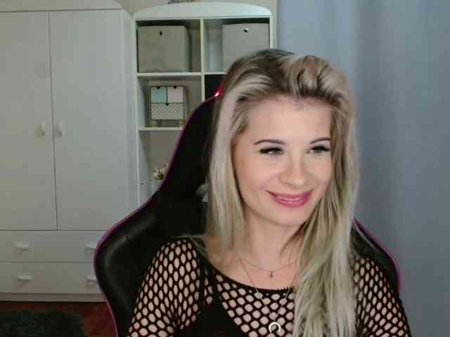 KristineNatural webcam