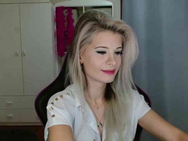 KristineNatural webcam