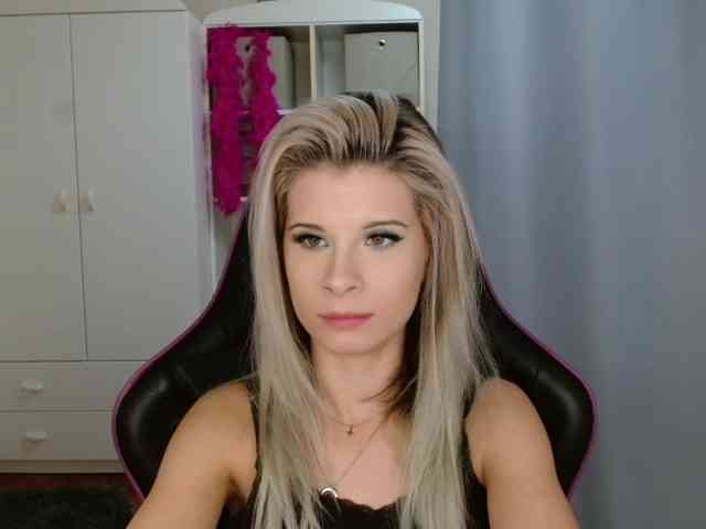 KristineNatural webcam