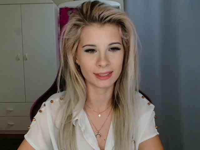 KristineNatural webcam