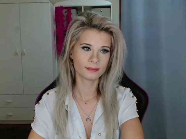 KristineNatural webcam