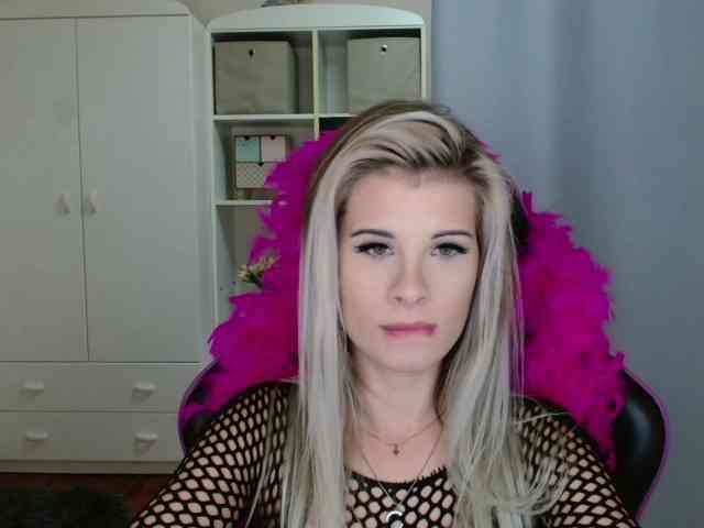 KristineNatural webcam