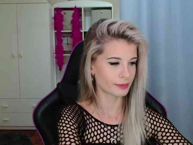 KristineNatural webcam