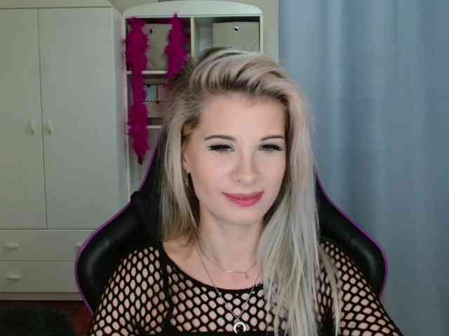 KristineNatural webcam