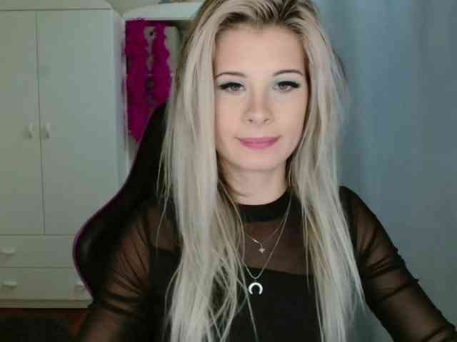 KristineNatural webcam