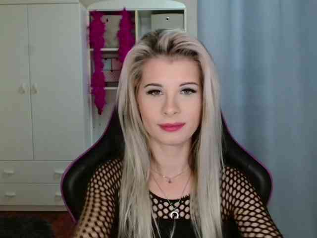 KristineNatural webcam