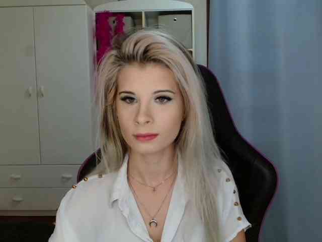KristineNatural webcam