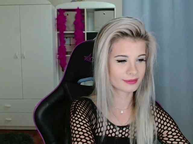 KristineNatural webcam