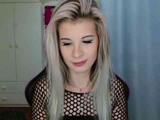 KristineNatural webcam