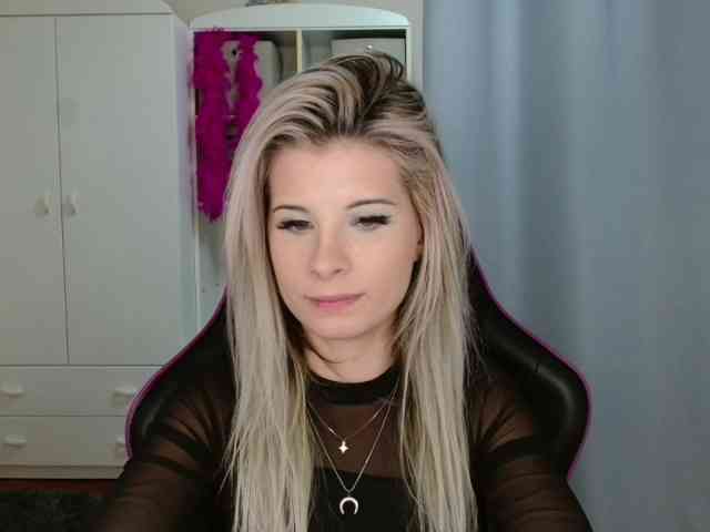 KristineNatural webcam