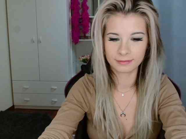 KristineNatural webcam