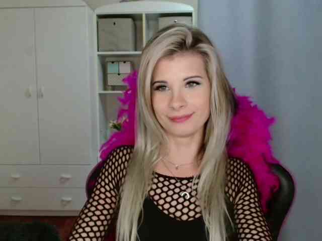 KristineNatural webcam