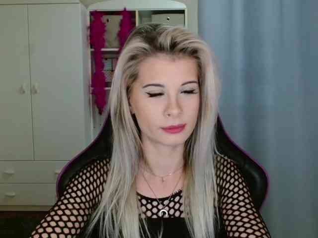 KristineNatural webcam