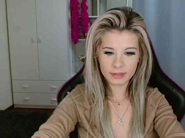 KristineNatural webcam