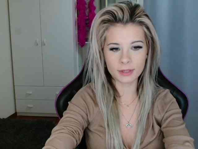 KristineNatural webcam