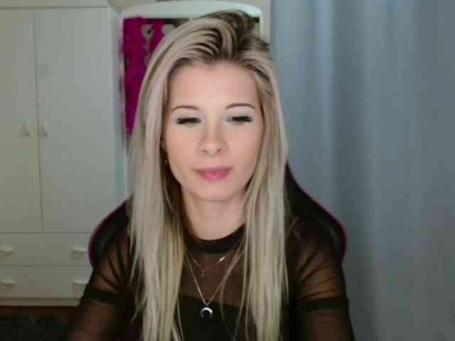 KristineNatural webcam