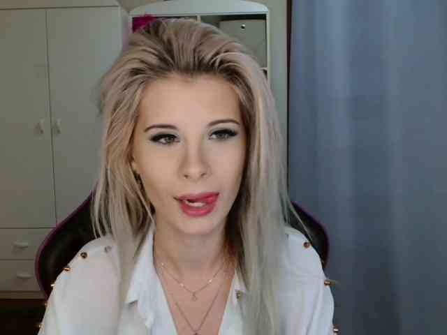 KristineNatural webcam