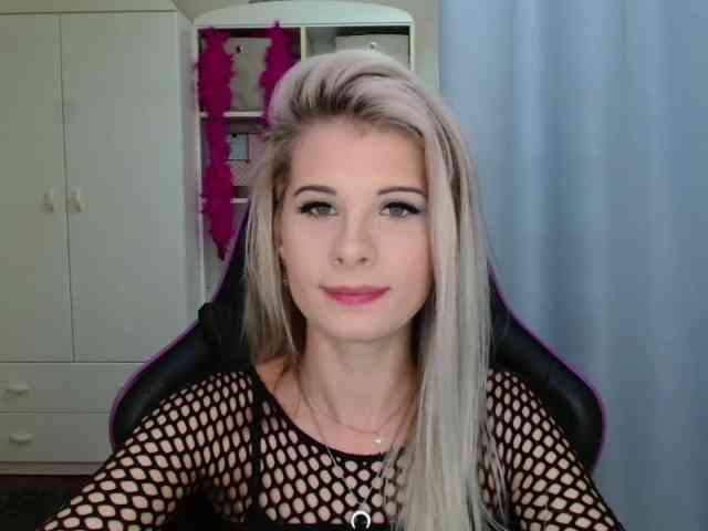 KristineNatural webcam