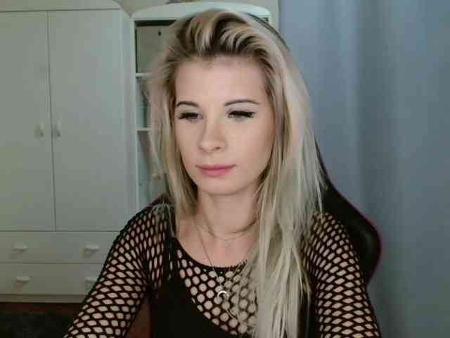 KristineNatural webcam
