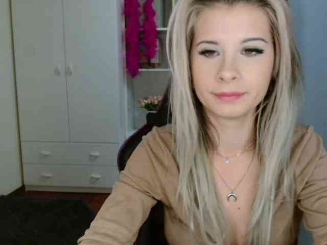 KristineNatural webcam