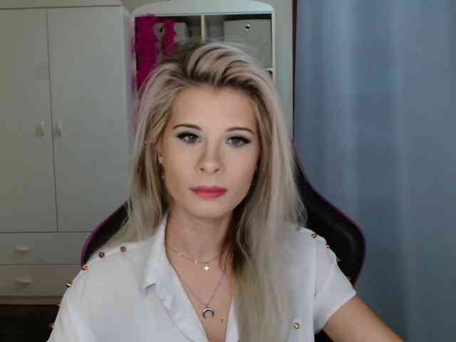 KristineNatural webcam