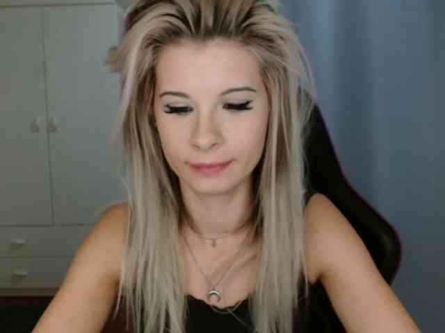 KristineNatural webcam