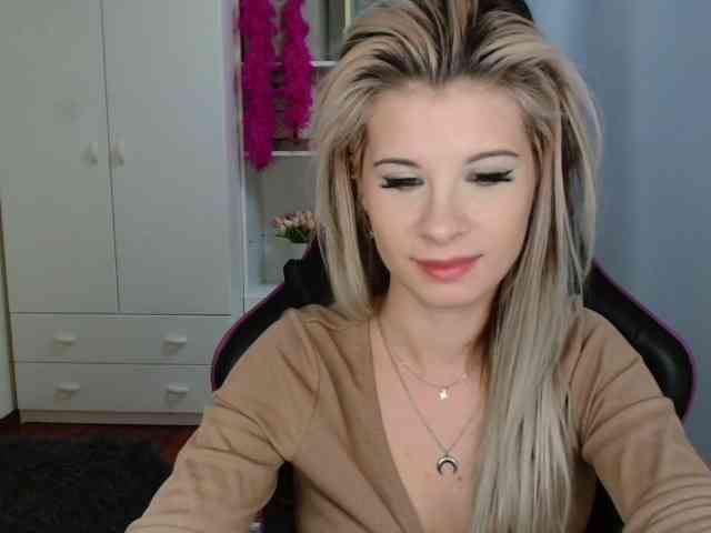 KristineNatural webcam