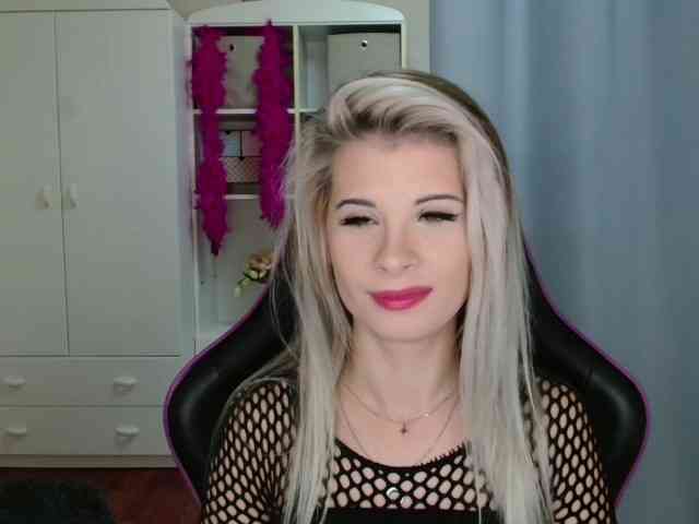 KristineNatural webcam