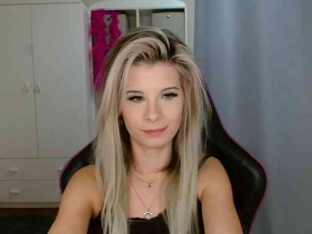 KristineNatural webcam