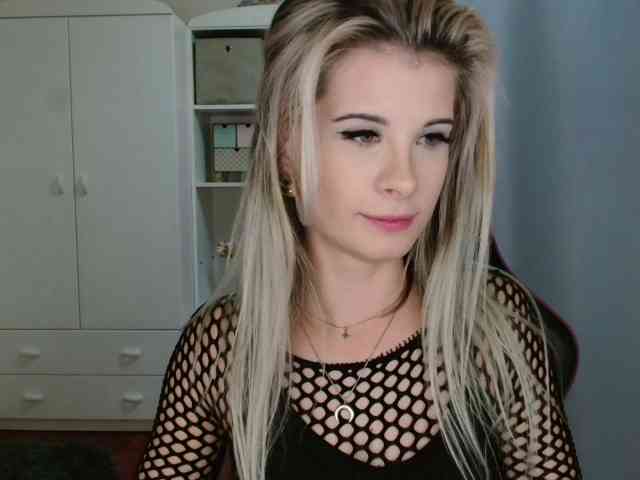 KristineNatural webcam