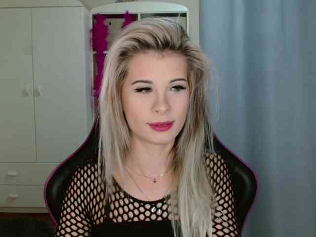 KristineNatural webcam