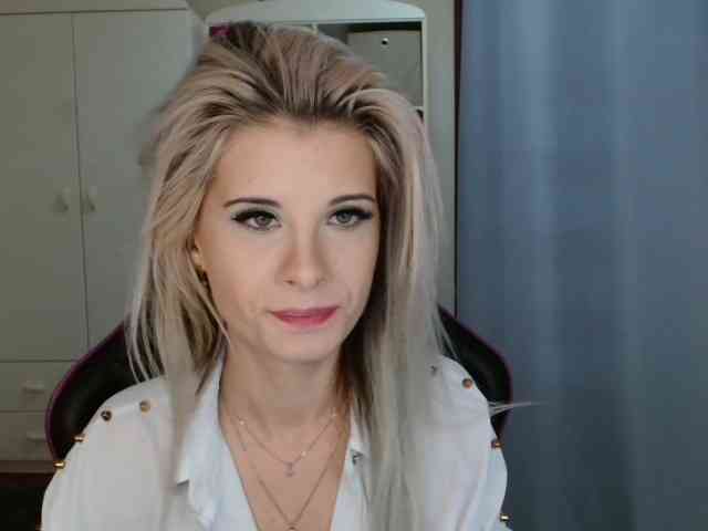 KristineNatural webcam