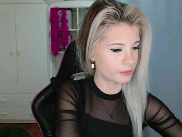 KristineNatural webcam