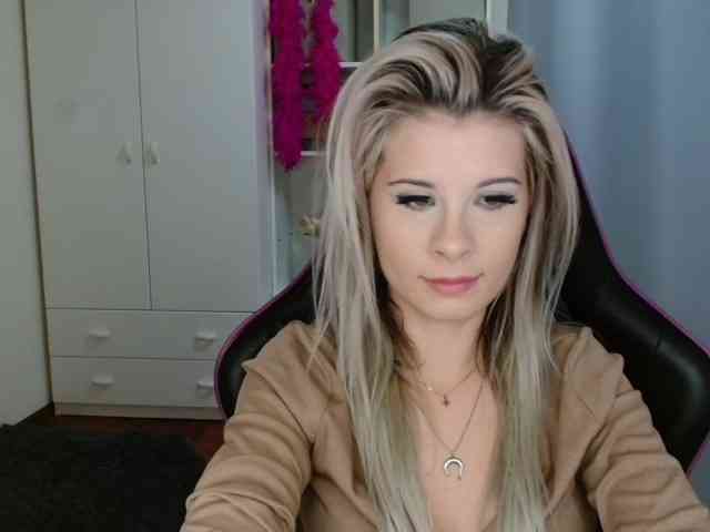 KristineNatural webcam
