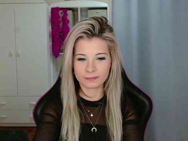 KristineNatural webcam