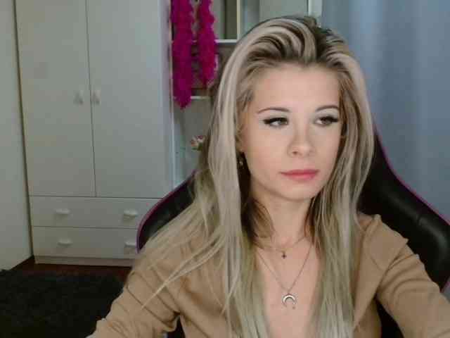 KristineNatural webcam