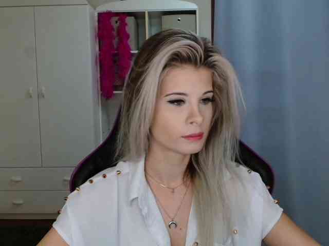 KristineNatural webcam